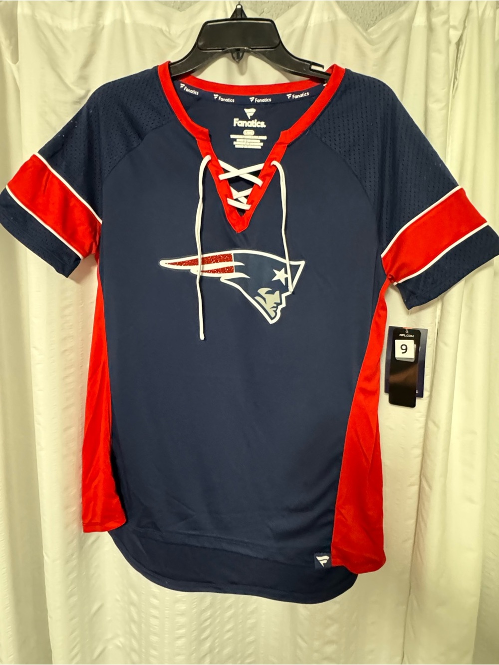 New England Patriots Women’s Top, Large. NWT